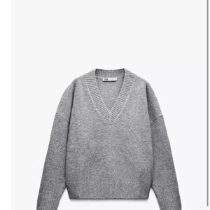 ZARA Men's V-Neck Sweater in Grey